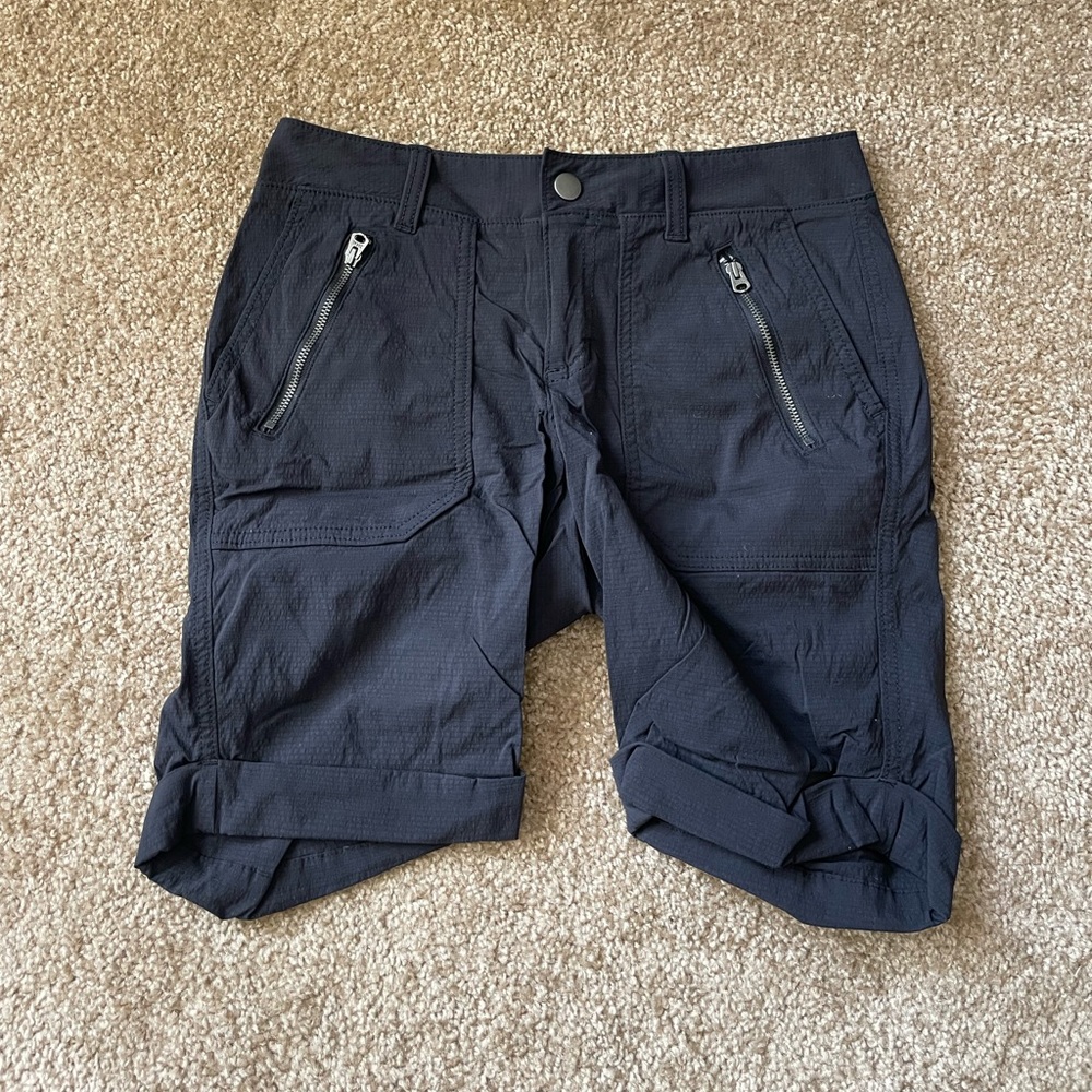 Athleta Bermuda Trekkie Shorts Hiking Black